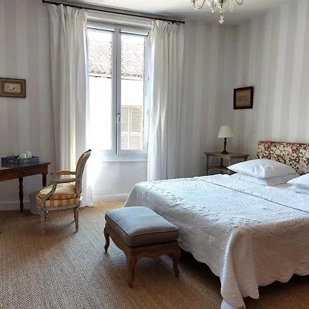 Logis Gue Coligny Bed & Breakfast 3*